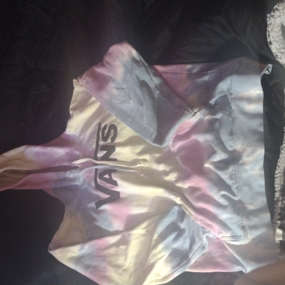 Doesn't fit and barely worn brand:vans size:medium color: multicolor